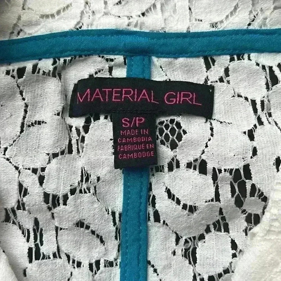 🌸4/$30🌸material Girl | White lace with blue hem pull over jacket - Picture 6 of 8